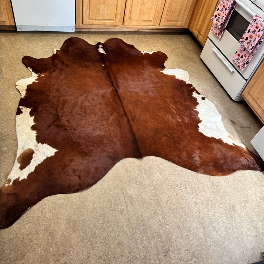 Brown and White Cowhide Rug - Picture 4 of 4